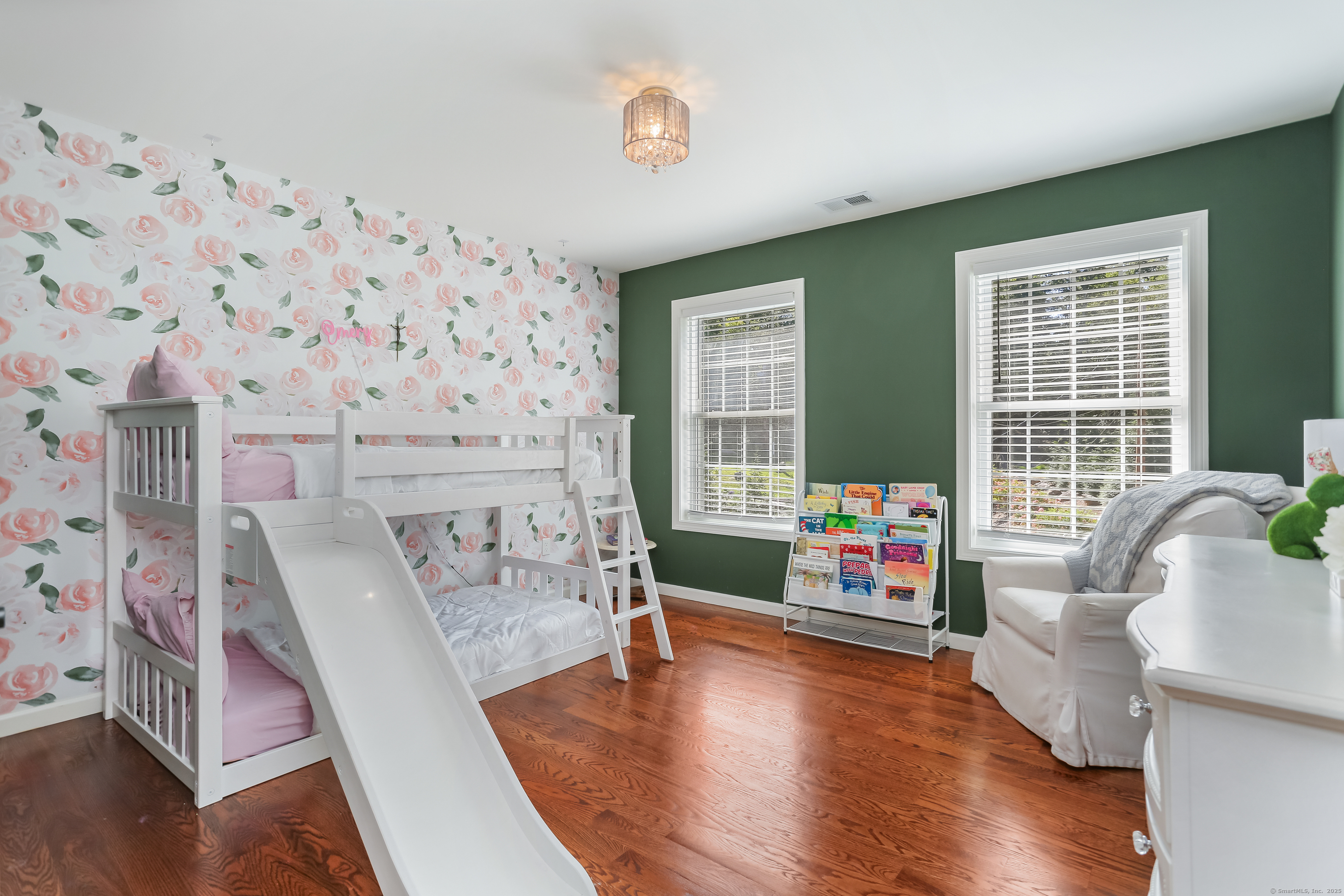 Shelton, Connecticut, 06484, United States, 4 Bedrooms Bedrooms, ,3 BathroomsBathrooms,Residential,For Sale,1939278