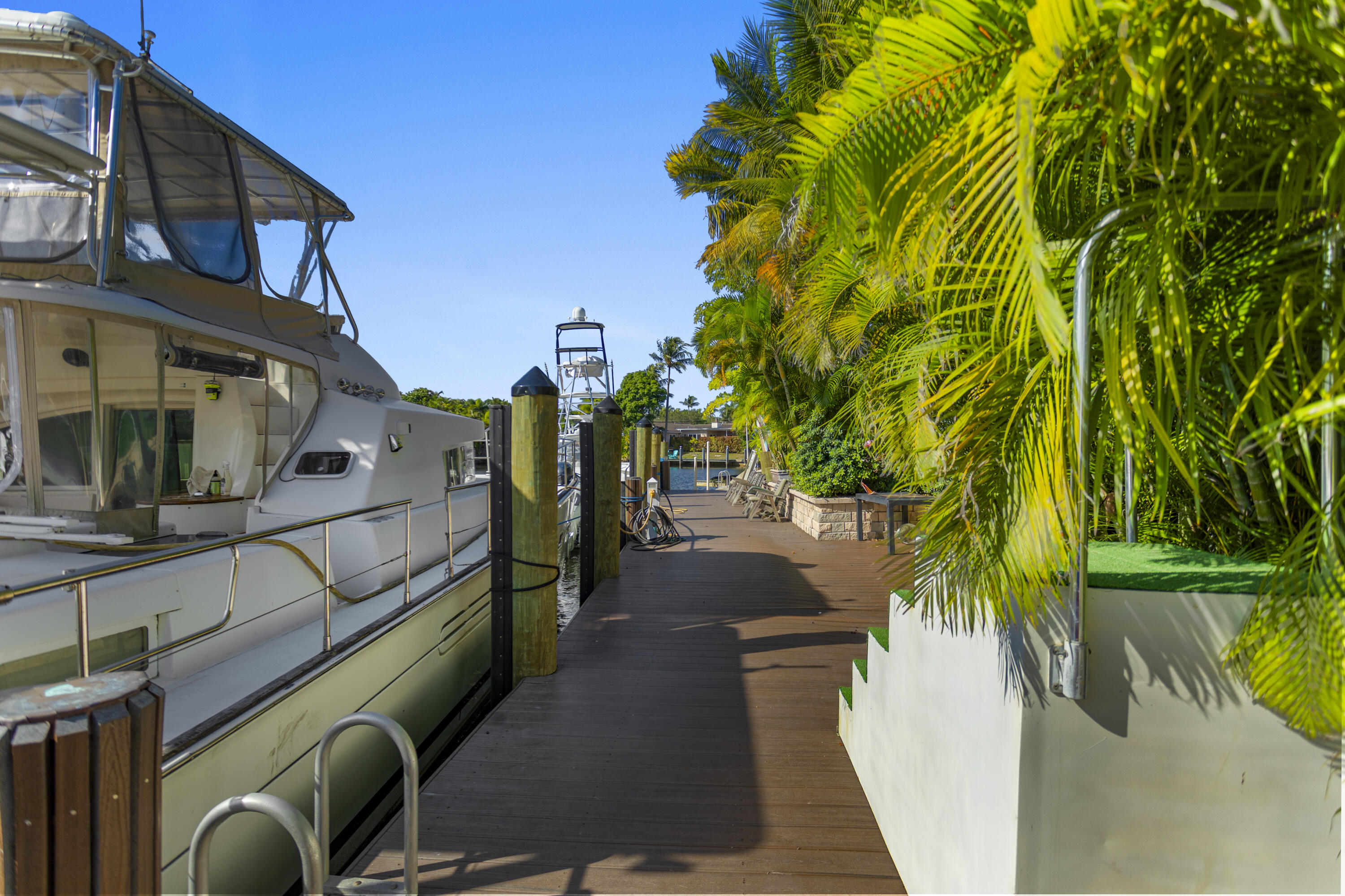 Lighthouse Point, Florida, 33064, United States, 4 Bedrooms Bedrooms, ,4 BathroomsBathrooms,Residential,For Sale,1992146