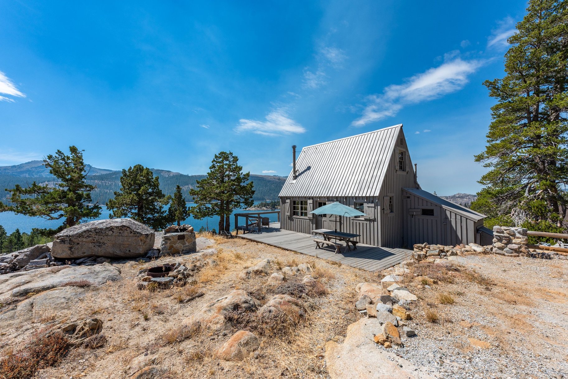  The Juniper Cabin: A Wild Invitation to See the World Differently - 物件實景