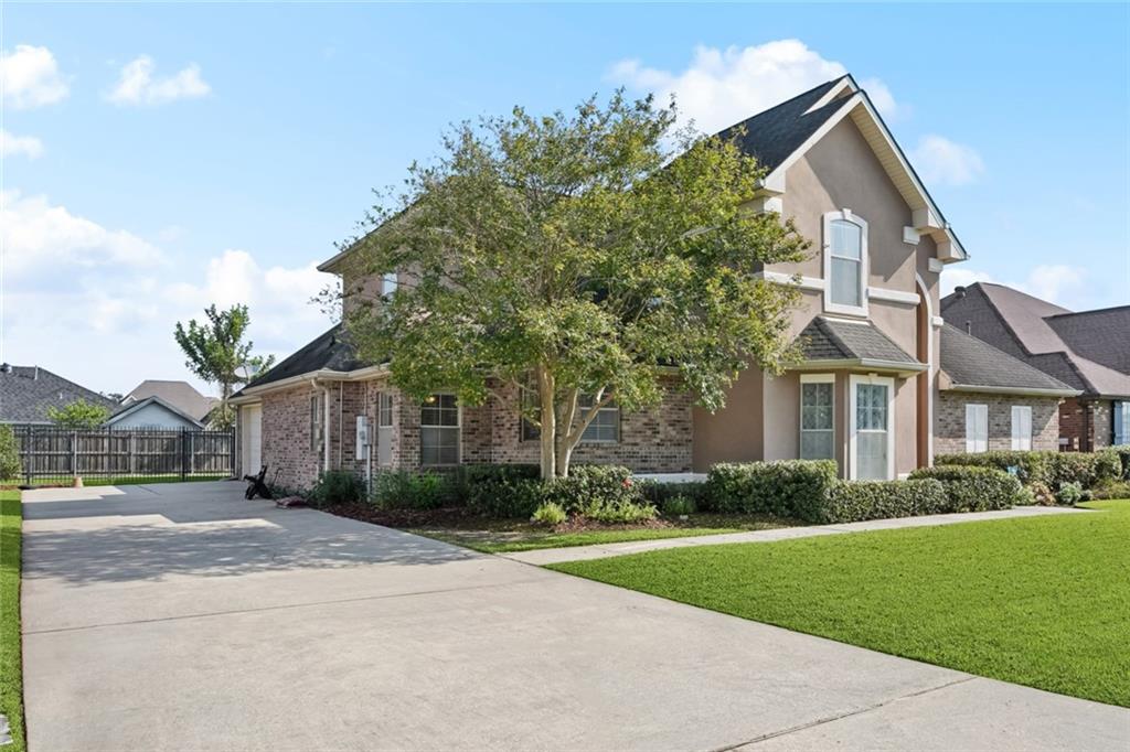 Harvey, Louisiana, 70058, United States, 4 Bedrooms Bedrooms, ,4 BathroomsBathrooms,Residential,For Sale,1919980