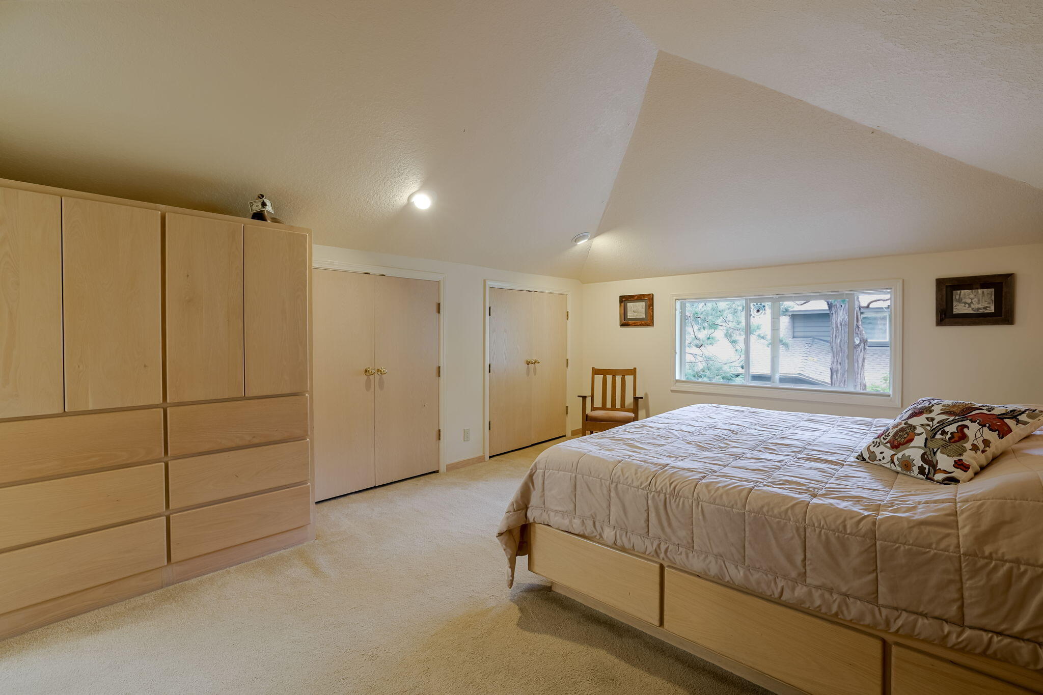 Bend, Oregon, 97703, United States, 3 Bedrooms Bedrooms, ,3 BathroomsBathrooms,Residential,For Sale,1911486