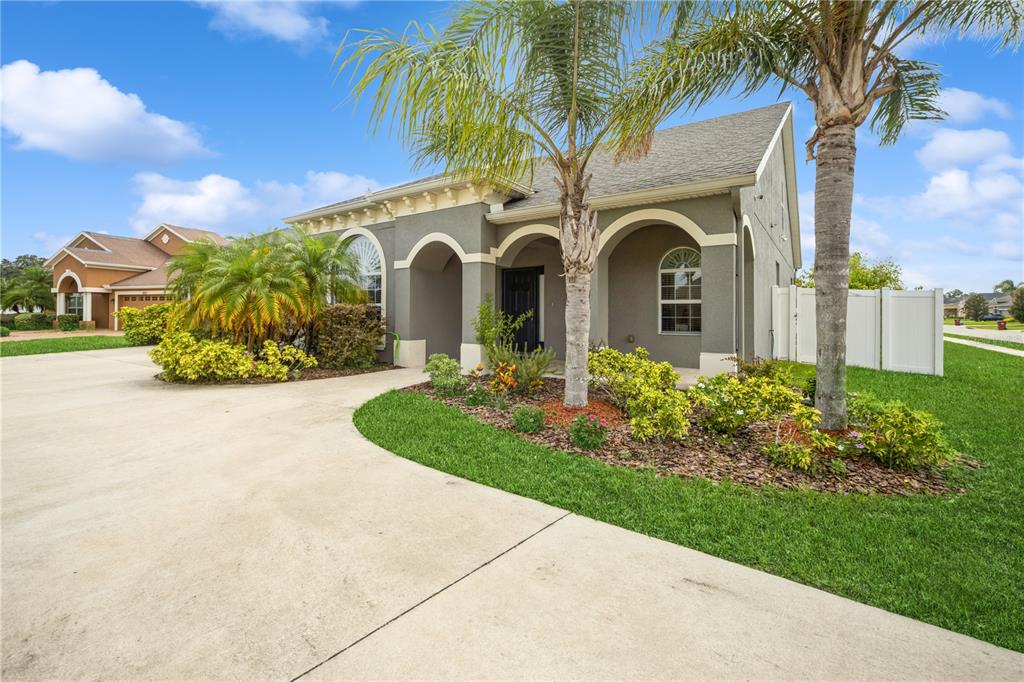 Plant City, Florida, 33566, United States, 5 Bedrooms Bedrooms, ,4 BathroomsBathrooms,Residential,For Sale,1848663