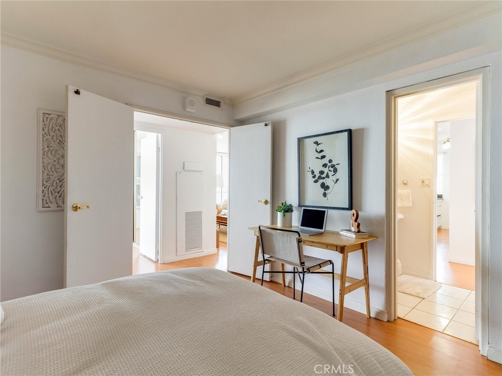 Long Beach, California, 90802, United States, 2 Bedrooms Bedrooms, ,Residential,For Sale,1905979