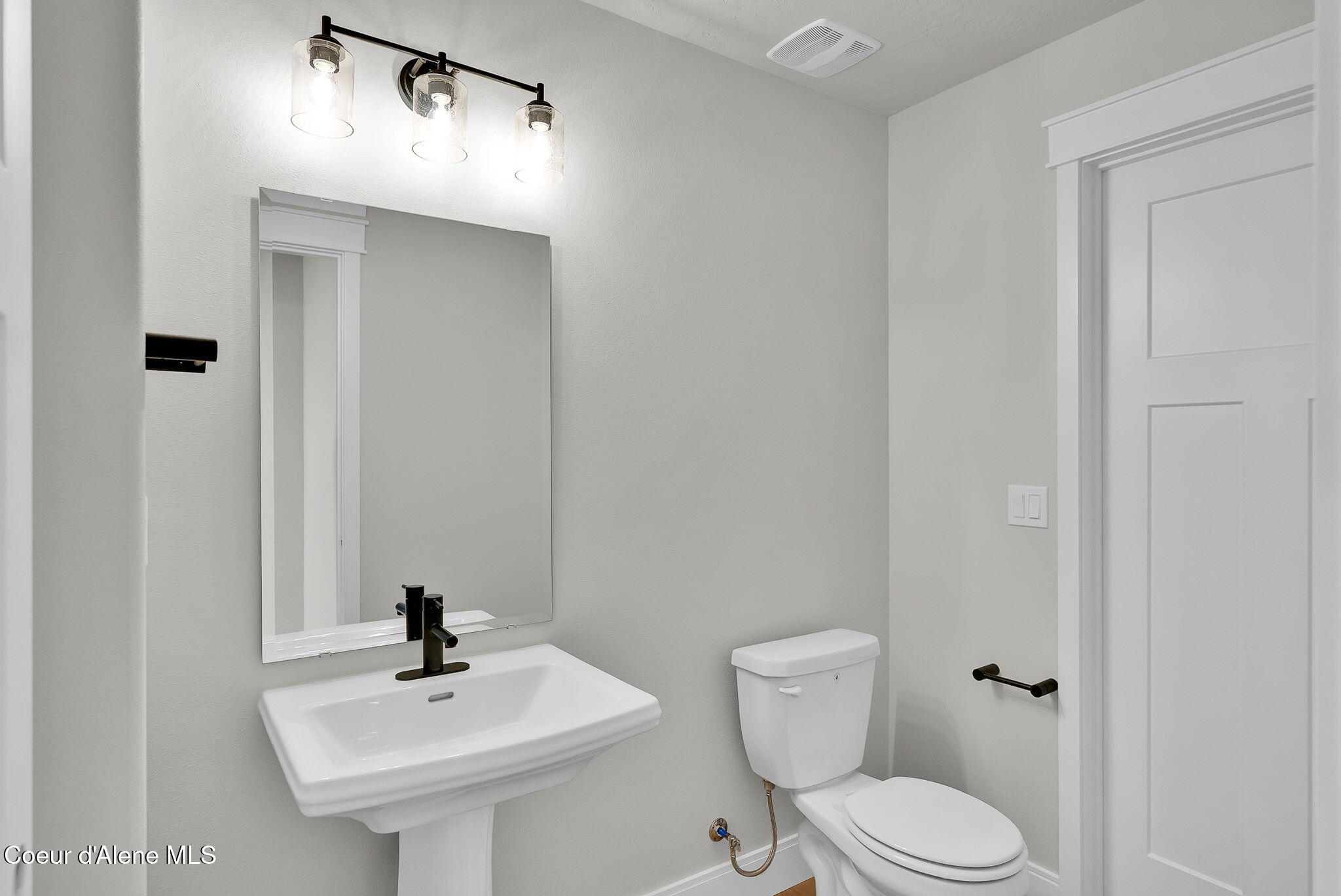 Rathdrum, Idaho, 83858, United States, 4 Bedrooms Bedrooms, ,2 BathroomsBathrooms,Residential,For Sale,1998808