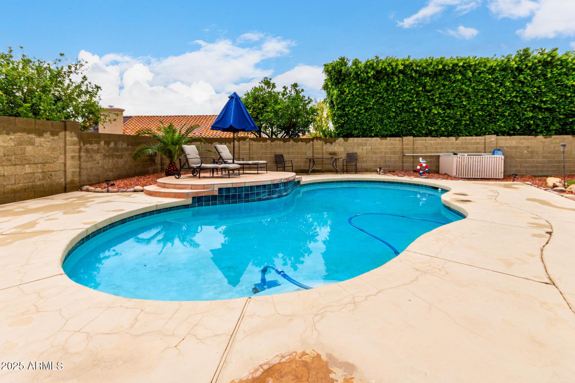 Glendale, Arizona, 85302, United States, 4 Bedrooms Bedrooms, ,4 BathroomsBathrooms,Residential,For Sale,1977849