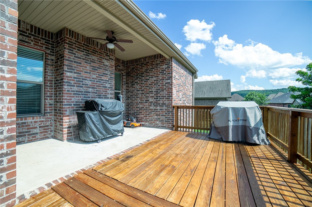 Fayetteville, Arkansas, 72701, United States, 4 Bedrooms Bedrooms, ,3 BathroomsBathrooms,Residential,For Sale,1874456