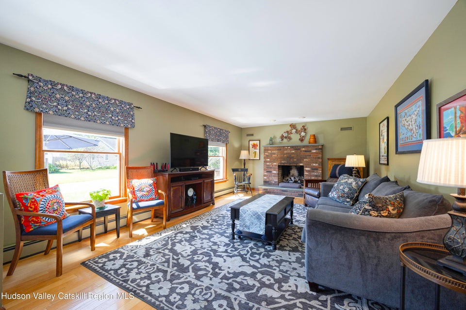 Saugerties, New York, 12477, United States, 3 Bedrooms Bedrooms, ,3 BathroomsBathrooms,Residential,For Sale,1974186