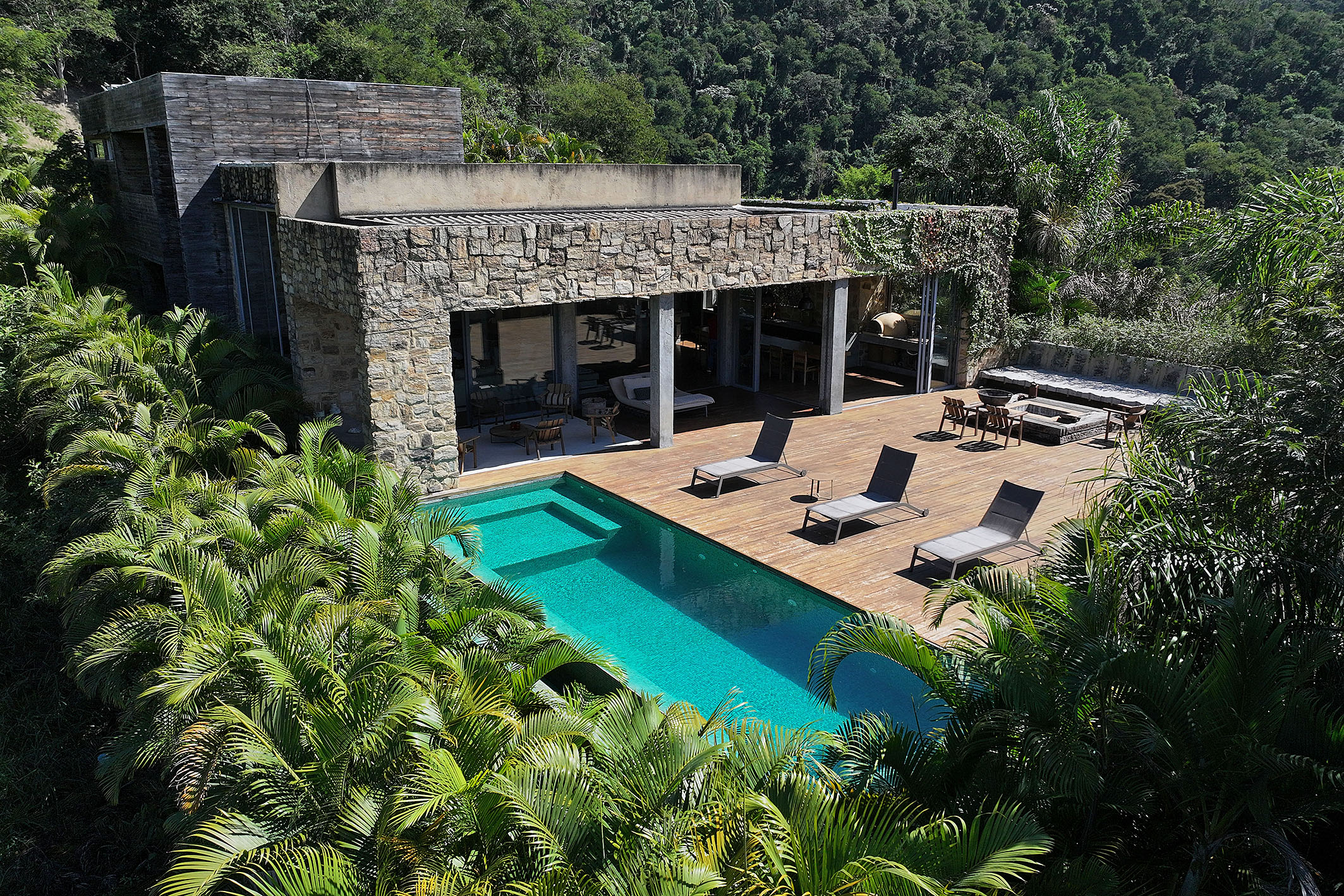  Contemporary estate immersed in nature with panoramic lake views - 物件實景