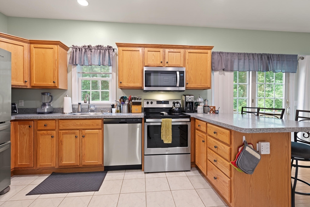 Upton, Massachusetts, 01568, United States, 3 Bedrooms Bedrooms, ,3 BathroomsBathrooms,Residential,For Sale,1912549