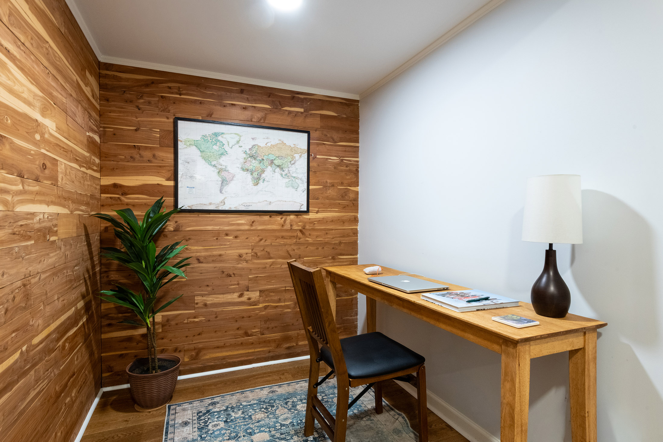  Charming Ranch Home with Heated Pool in a Great Sandy Springs Location - 物件實景