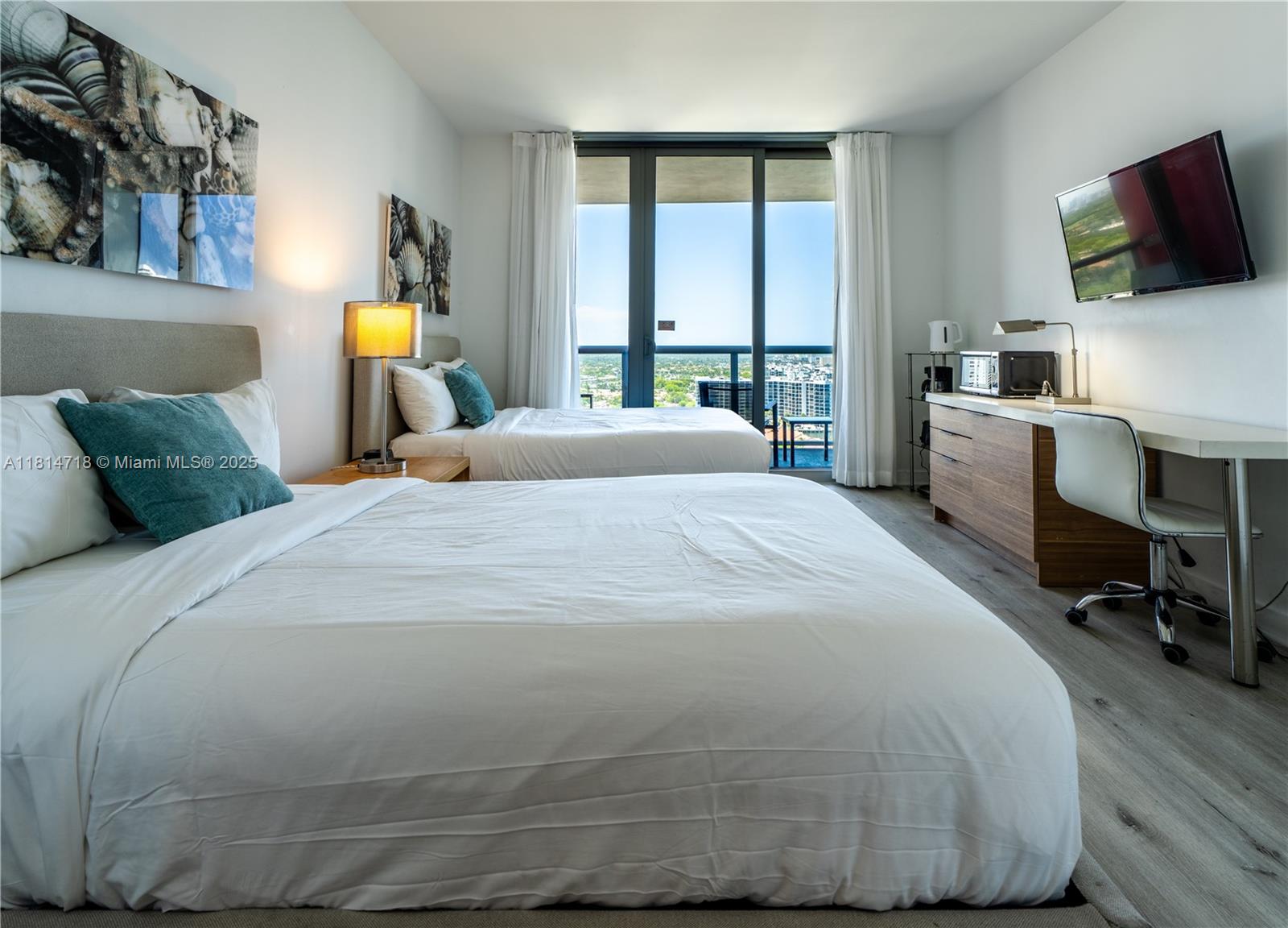 Hallandale Beach, Florida, 33009, United States, 2 Bedrooms Bedrooms, ,2 BathroomsBathrooms,Residential,For Sale,1840698