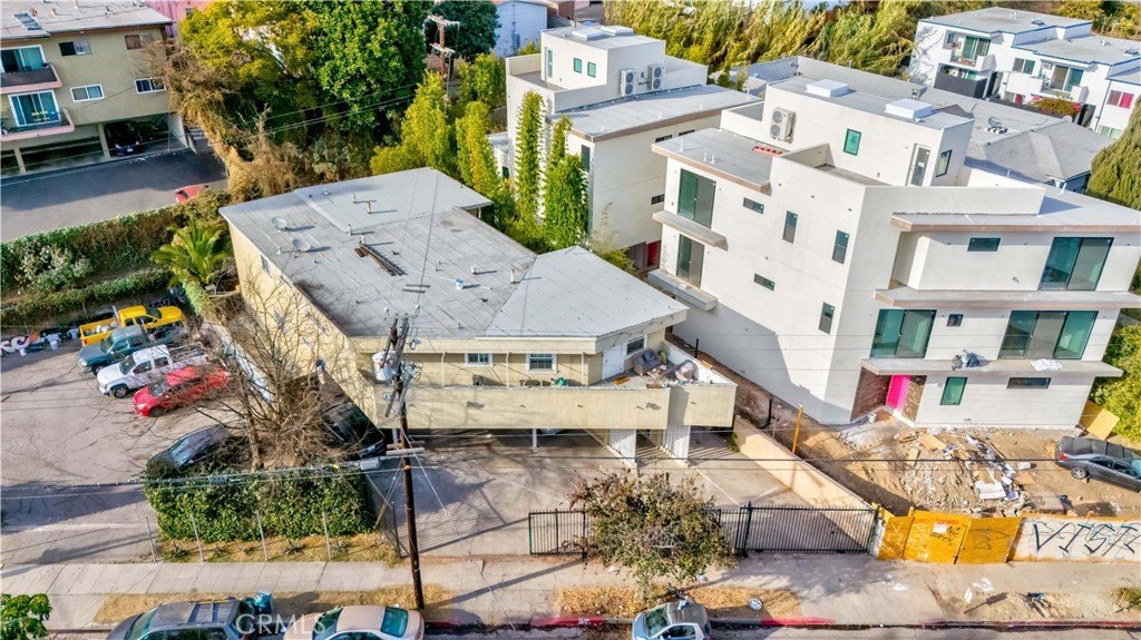 Los Angeles, California, 90057, United States, 7 Bedrooms Bedrooms, ,6 BathroomsBathrooms,Residential,For Sale,1694487
