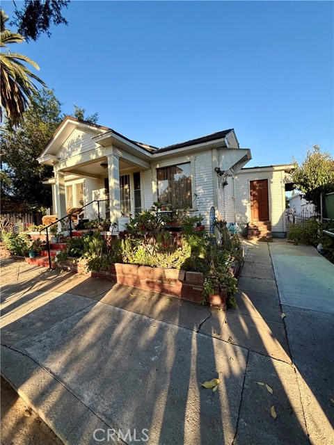 Los Angeles, California, 90023, United States, 2 Bedrooms Bedrooms, ,1 BathroomBathrooms,Residential,For Sale,1931664