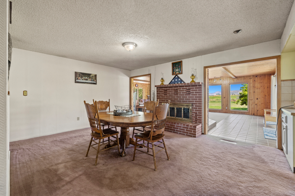 KLAMATH FALLS, Oregon, 97603, United States, 3 Bedrooms Bedrooms, ,2 BathroomsBathrooms,Residential,For Sale,1984285