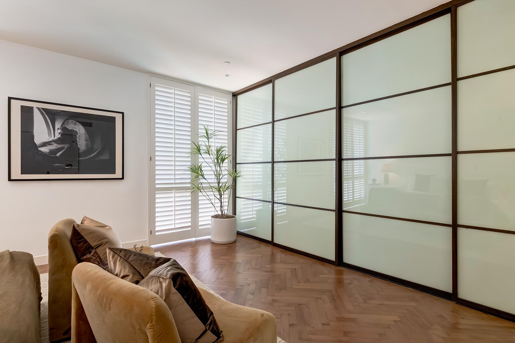  300 North Swall Drive - 物件實景