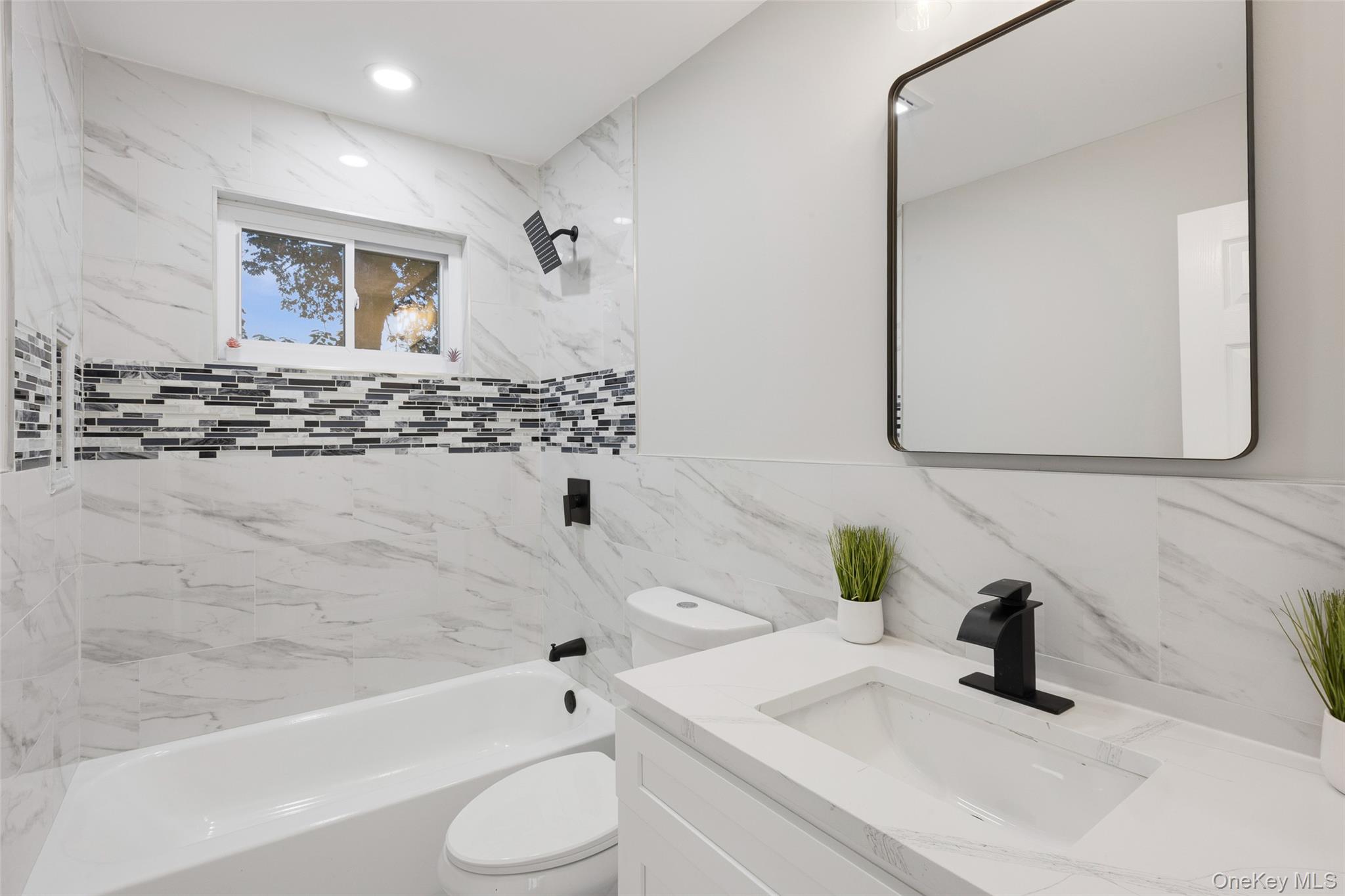 Amityville, New York, 11701, United States, 4 Bedrooms Bedrooms, ,2 BathroomsBathrooms,Residential,For Sale,2001816