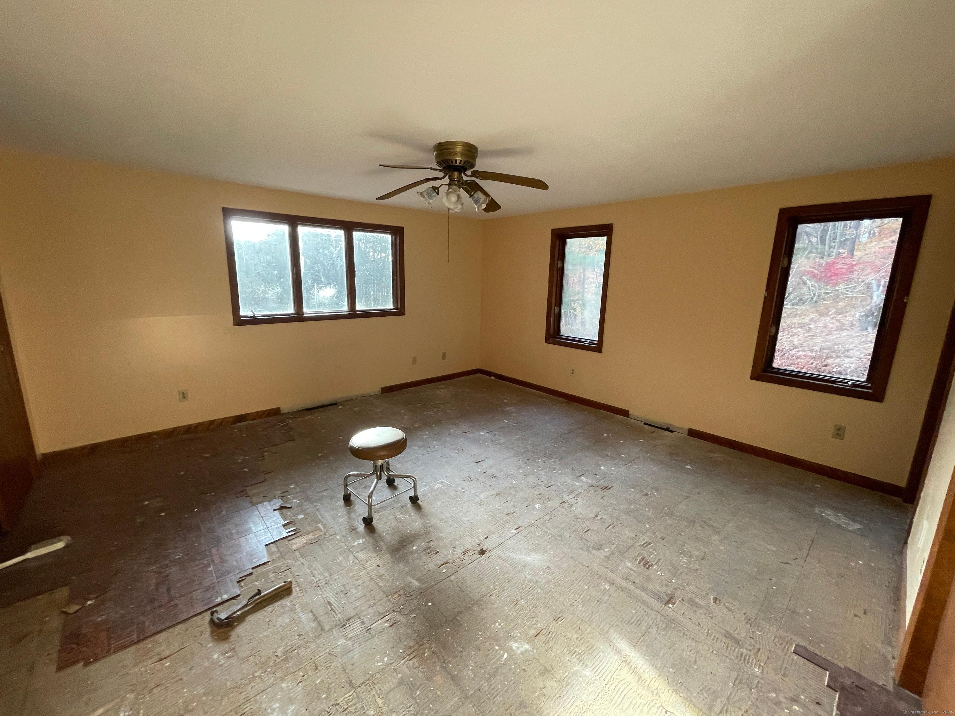 Litchfield, Connecticut, 06759, United States, 3 Bedrooms Bedrooms, ,3 BathroomsBathrooms,Residential,For Sale,1937635