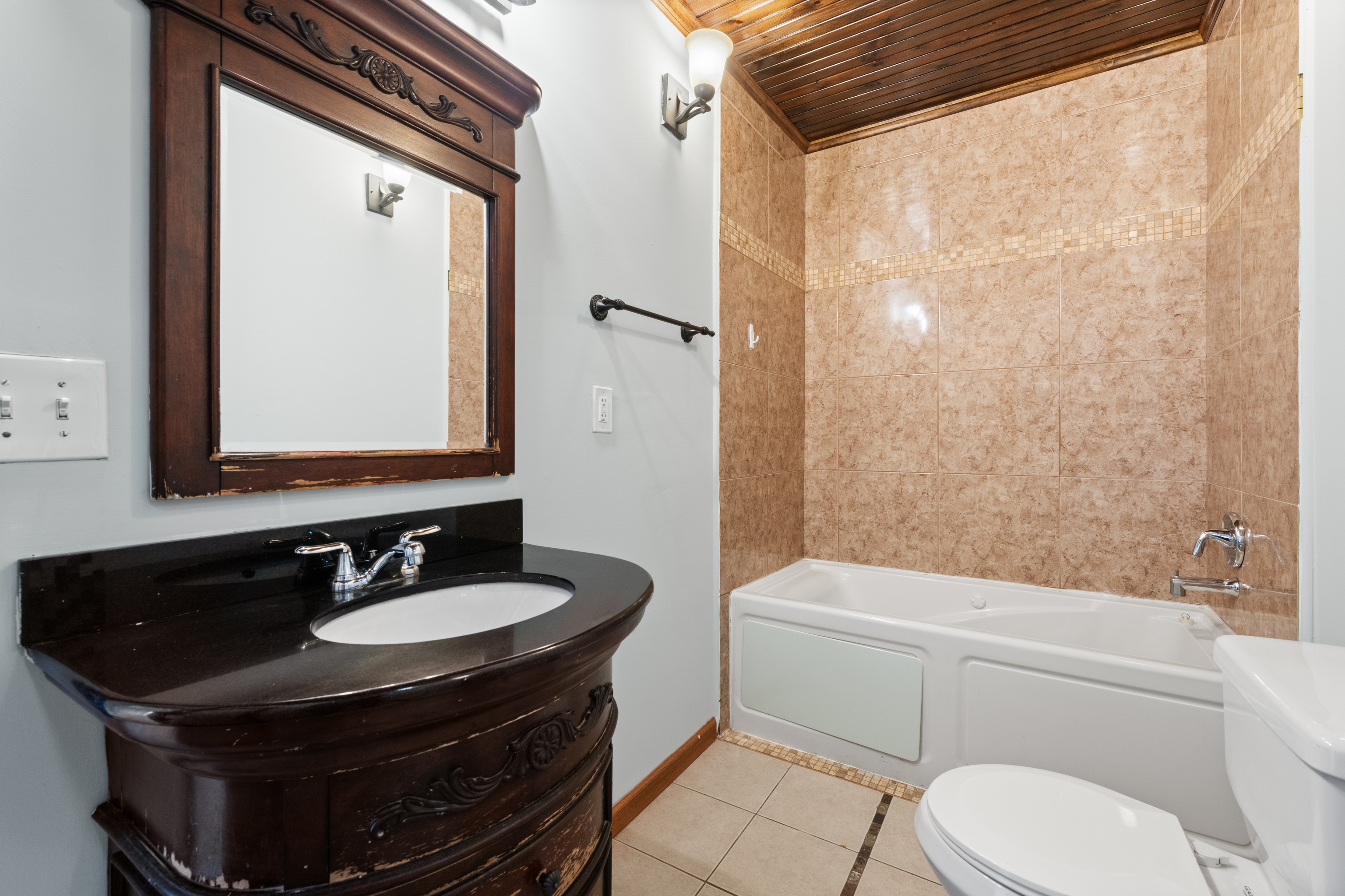 West Haven, Connecticut, 06516, United States, 5 Bedrooms Bedrooms, ,4 BathroomsBathrooms,Residential,For Sale,1991018