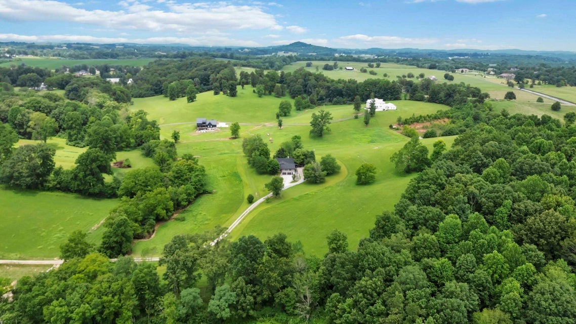 Somerset, Kentucky, 42503, United States, 4 Bedrooms Bedrooms, ,3 BathroomsBathrooms,Residential,For Sale,1938431