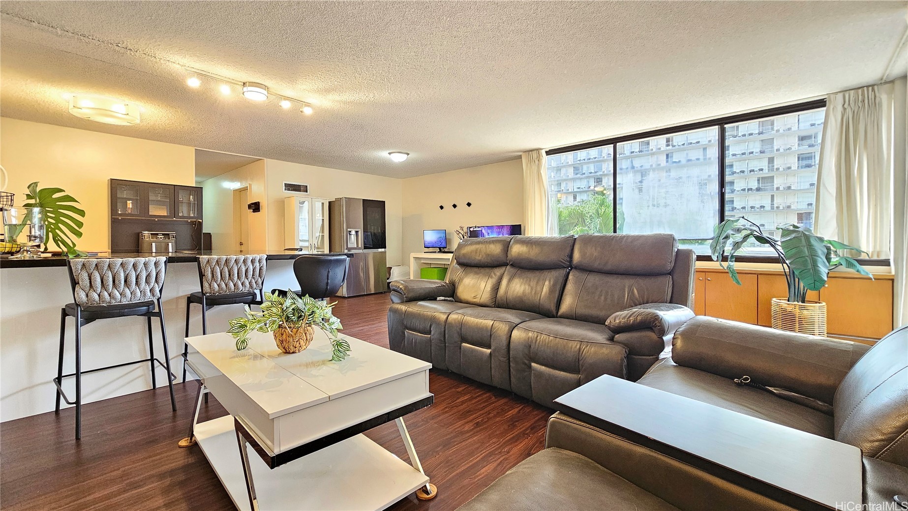 Honolulu, Hawaii, 96815, United States, 2 Bedrooms Bedrooms, ,2 BathroomsBathrooms,Residential,For Sale,1998100