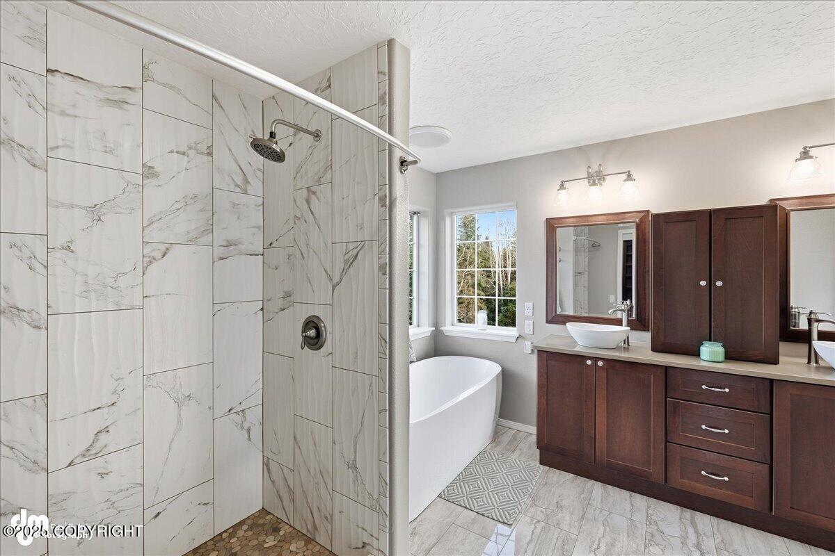 Sterling, Alaska, 99672, United States, 4 Bedrooms Bedrooms, ,3 BathroomsBathrooms,Residential,For Sale,1974036