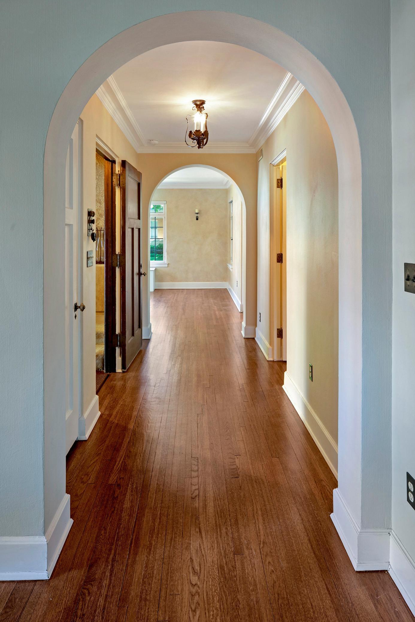 Minneapolis, Minnesota, 55403, United States, 3 Bedrooms Bedrooms, ,2 BathroomsBathrooms,Residential,For Sale,1714237