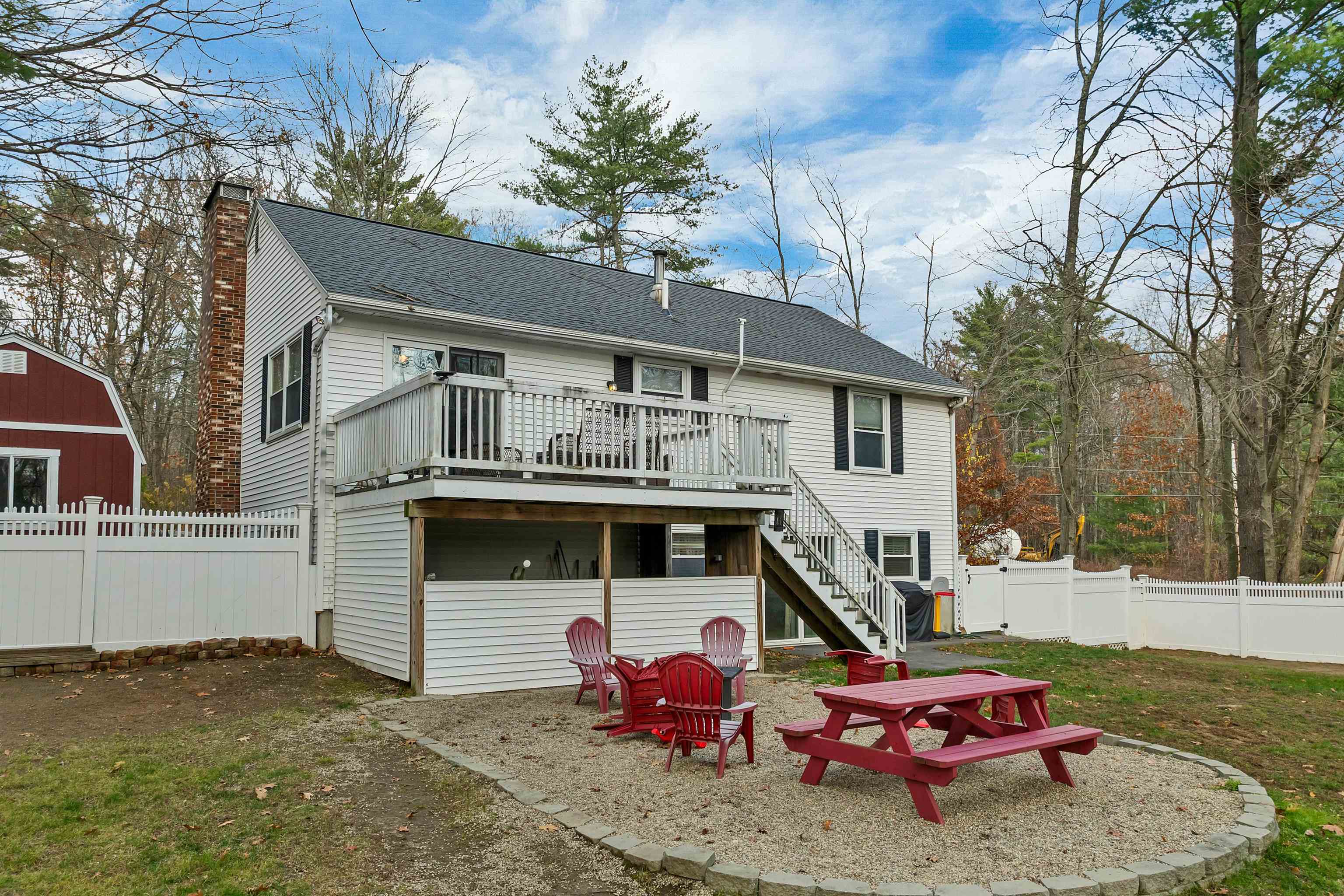 Hooksett, New Hampshire, 03106, United States, 3 Bedrooms Bedrooms, ,2 BathroomsBathrooms,Residential,For Sale,1992104