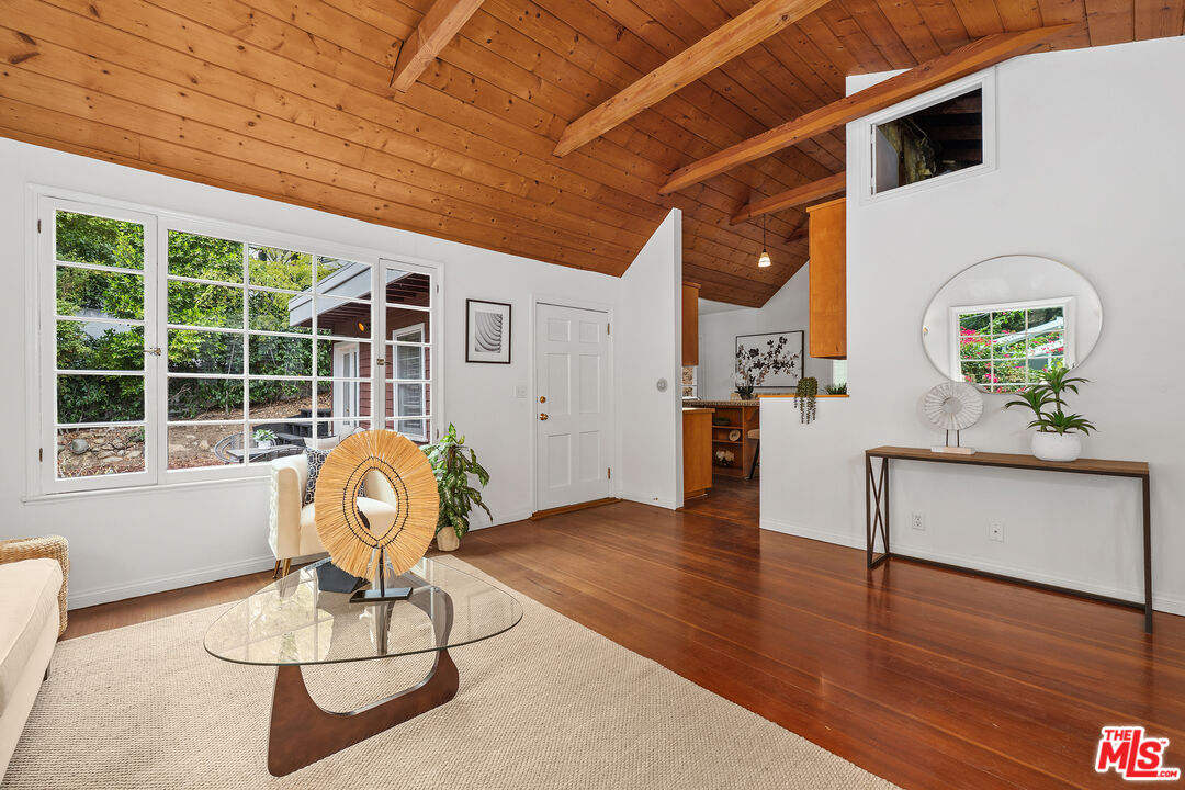 Los Angeles, California, 90077, United States, 2 Bedrooms Bedrooms, ,1 BathroomBathrooms,Residential,For Sale,1938648
