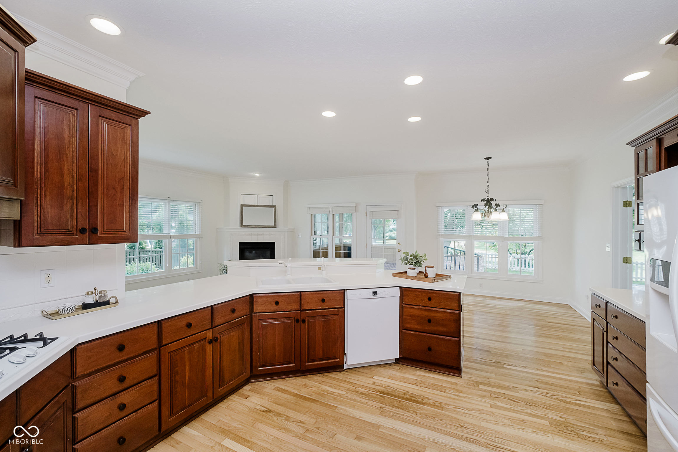 Carmel, Indiana, 46033, United States, 4 Bedrooms Bedrooms, ,4 BathroomsBathrooms,Residential,For Sale,1893581