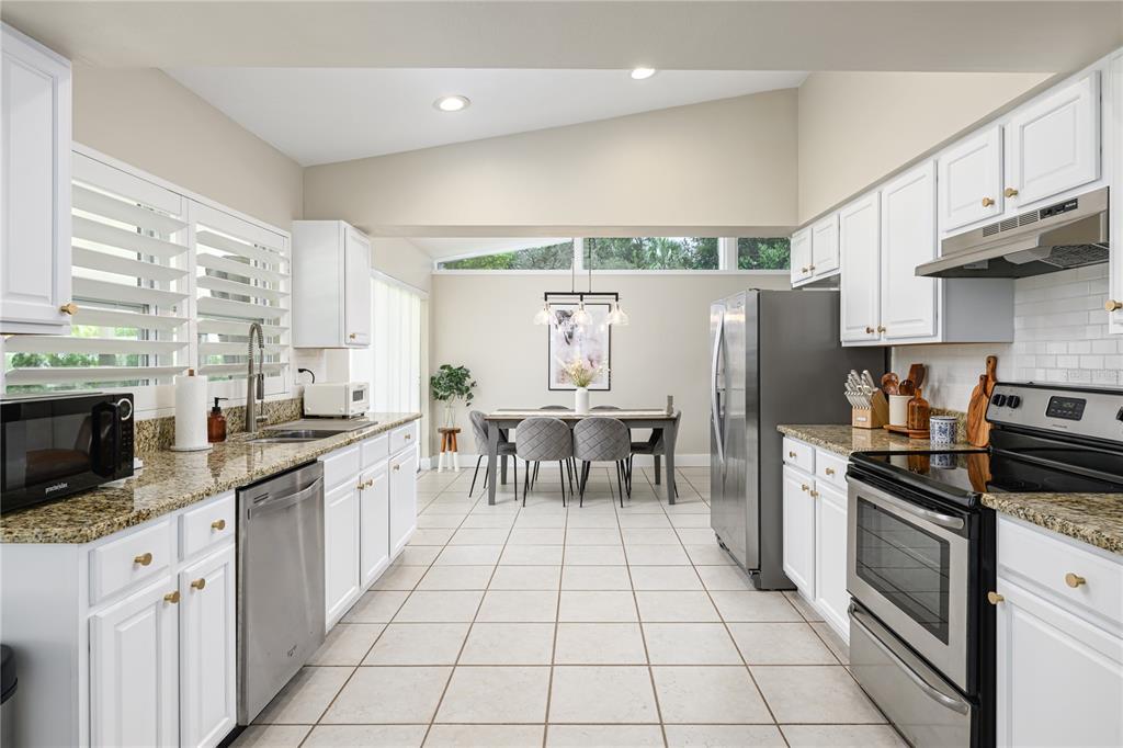Maitland, Florida, 32751, United States, 3 Bedrooms Bedrooms, ,2 BathroomsBathrooms,Residential,For Sale,1890737