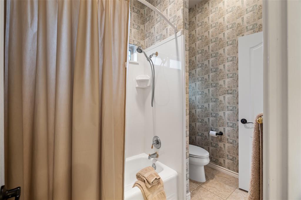 Granbury, Texas, 76049, United States, 3 Bedrooms Bedrooms, ,3 BathroomsBathrooms,Residential,For Sale,1816567