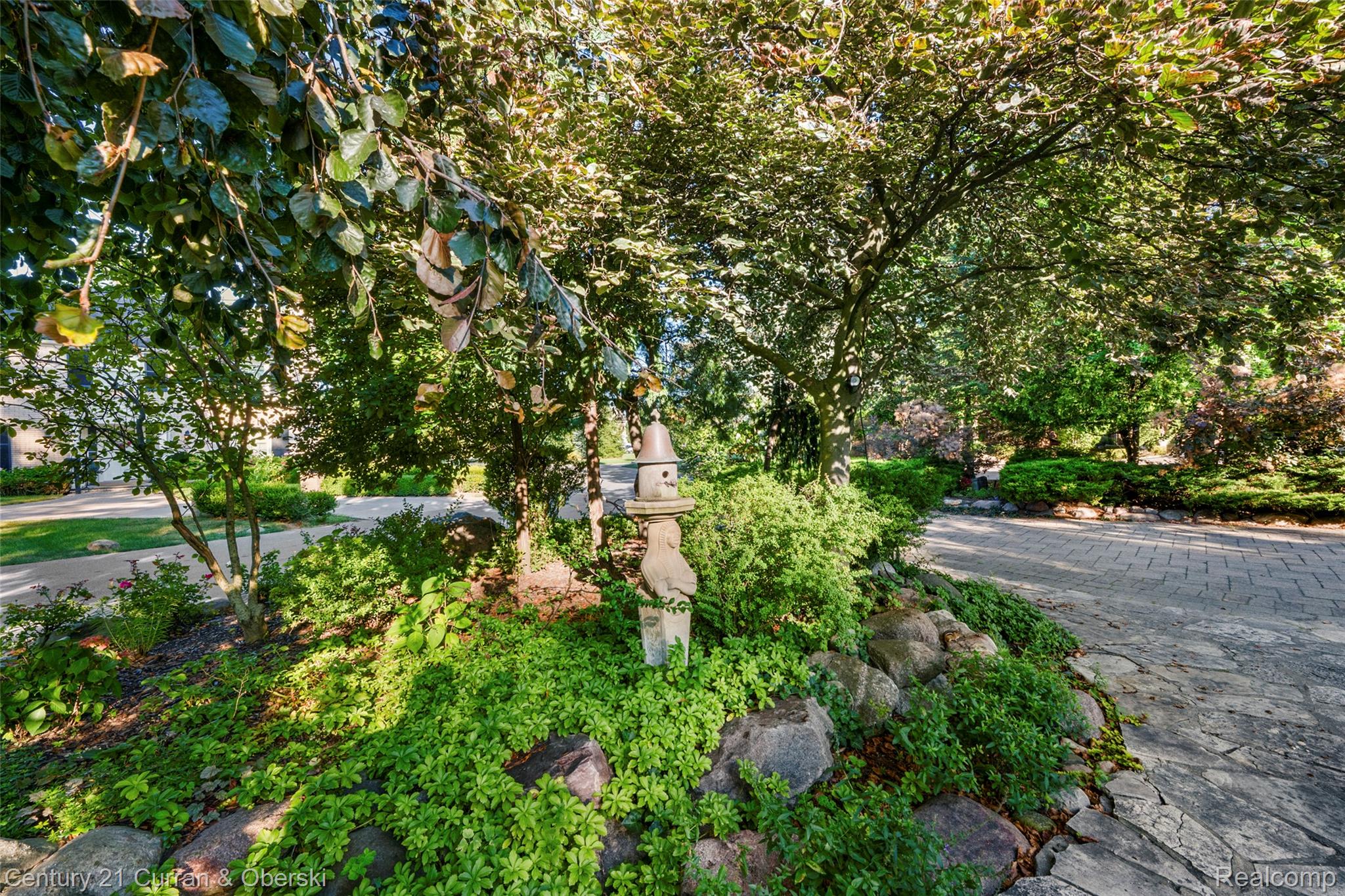 Dearborn, Michigan, 48124, United States, 4 Bedrooms Bedrooms, ,4 BathroomsBathrooms,Residential,For Sale,1983815