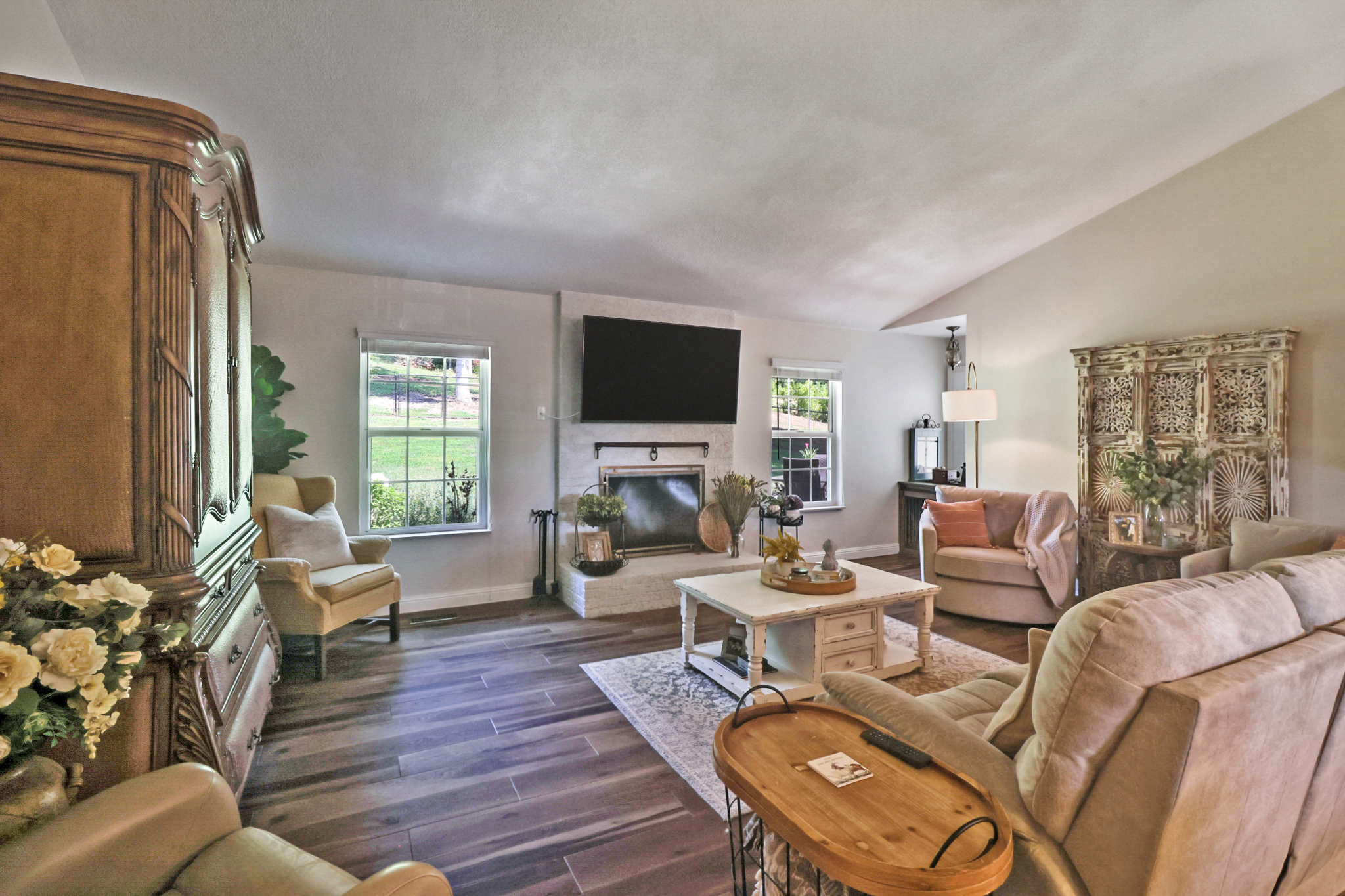 Rockwood, Tennessee, 37854, United States, 4 Bedrooms Bedrooms, ,3 BathroomsBathrooms,Residential,For Sale,2011403