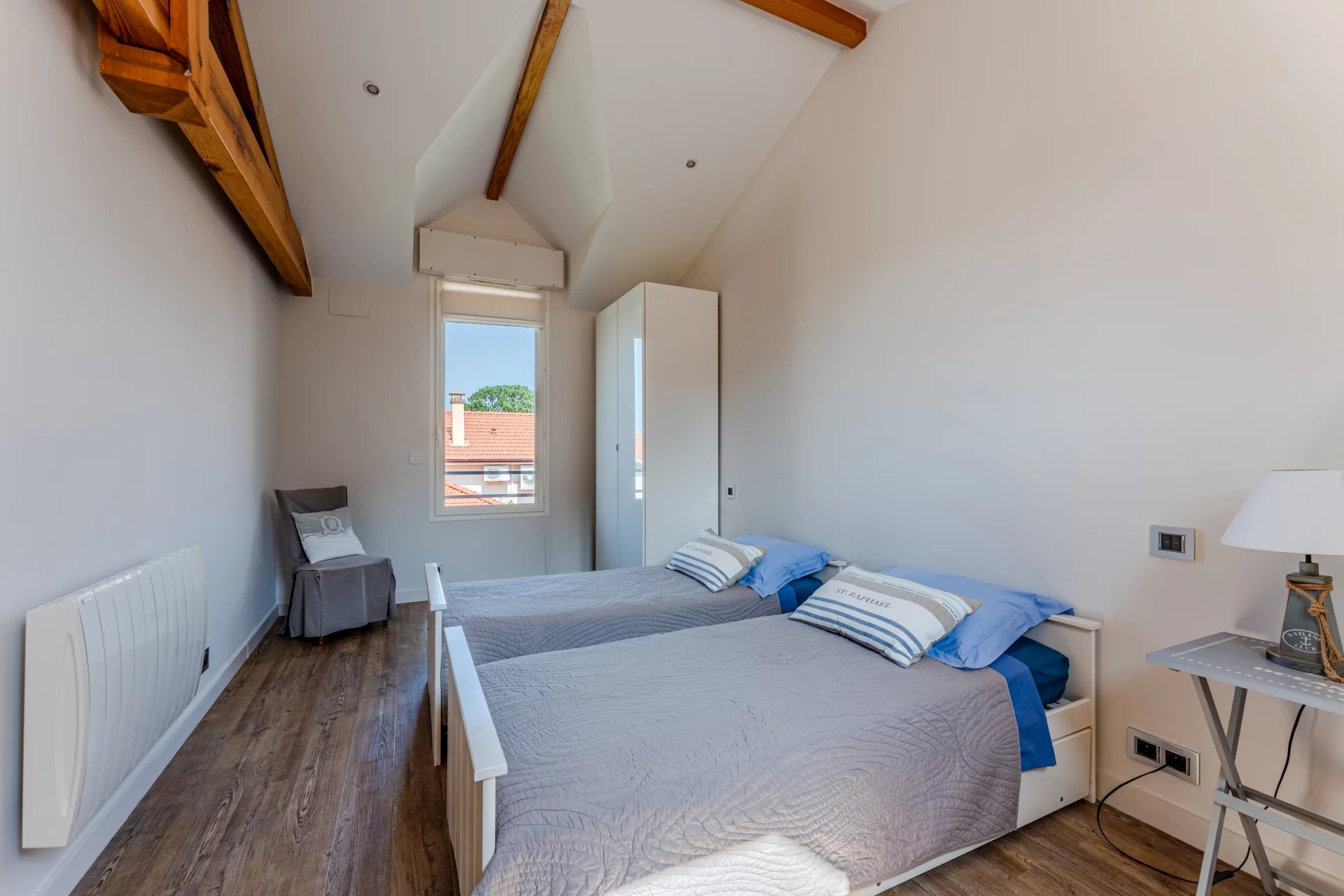 Arcachon, New Aquitaine, 33120, FR, 4 Bedrooms Bedrooms, ,2 BathroomsBathrooms,Residential,For Sale,1318813