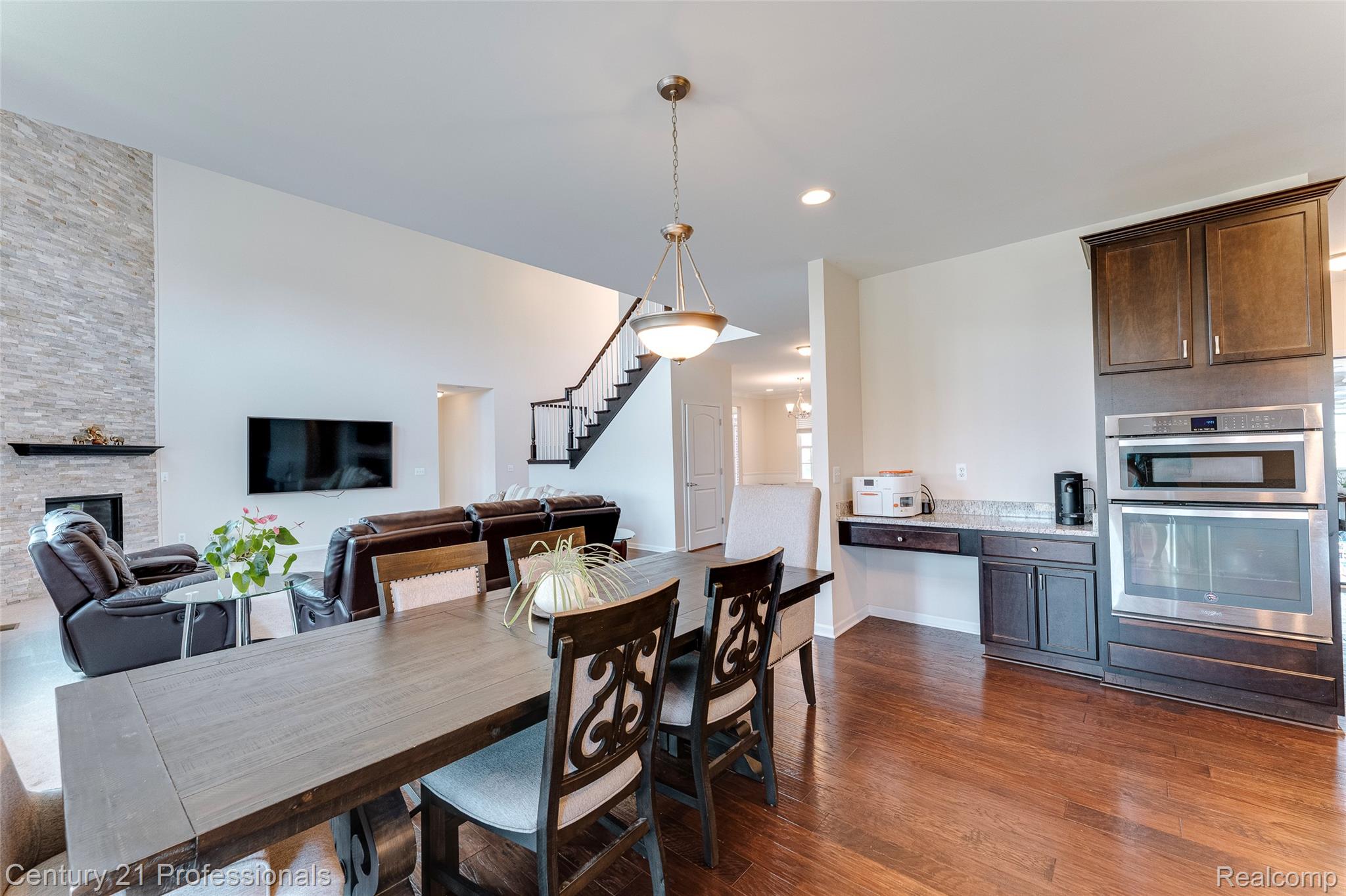Canton, Michigan, 48187, United States, 5 Bedrooms Bedrooms, ,6 BathroomsBathrooms,Residential,For Sale,1908049