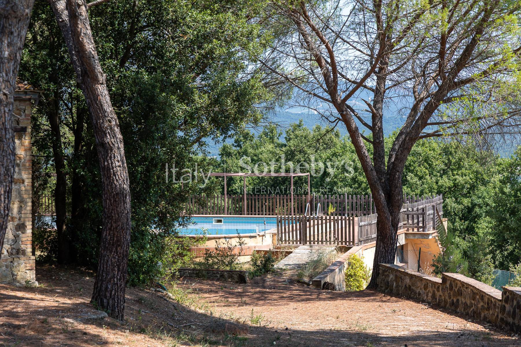  Castle with Approved Restoration Project near Montalcino - 物件實景