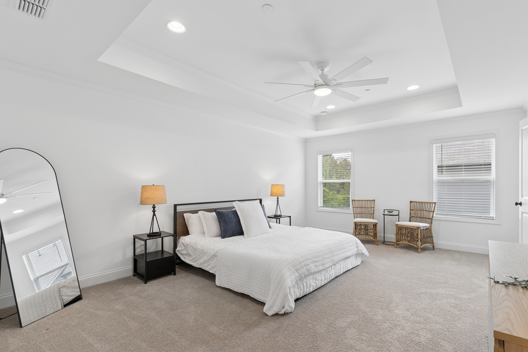  End-Unit, Craftsman Townhome with Custom Upgrades - 物件實景