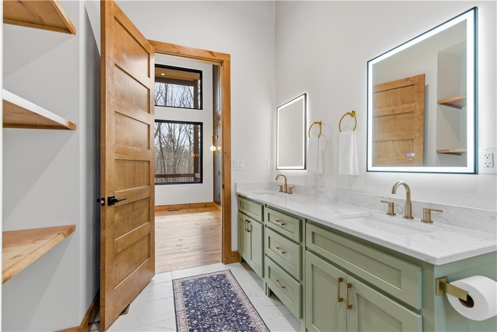 Morganton, Georgia, 30560, United States, 3 Bedrooms Bedrooms, ,4 BathroomsBathrooms,Residential,For Sale,2037777