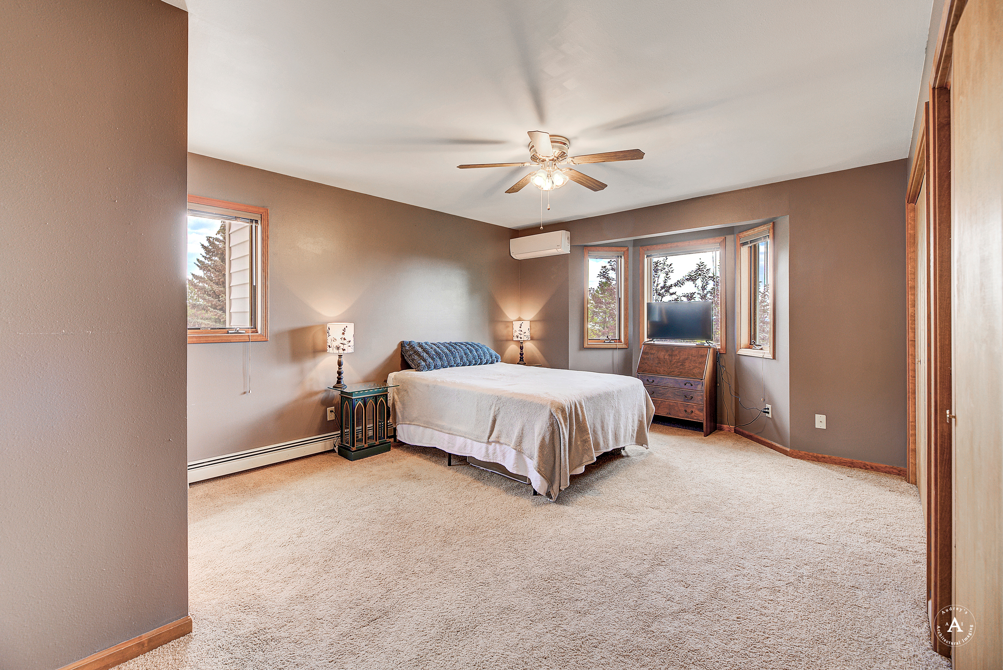 Helena, Montana, 59601, United States, 5 Bedrooms Bedrooms, ,4 BathroomsBathrooms,Residential,For Sale,1974729