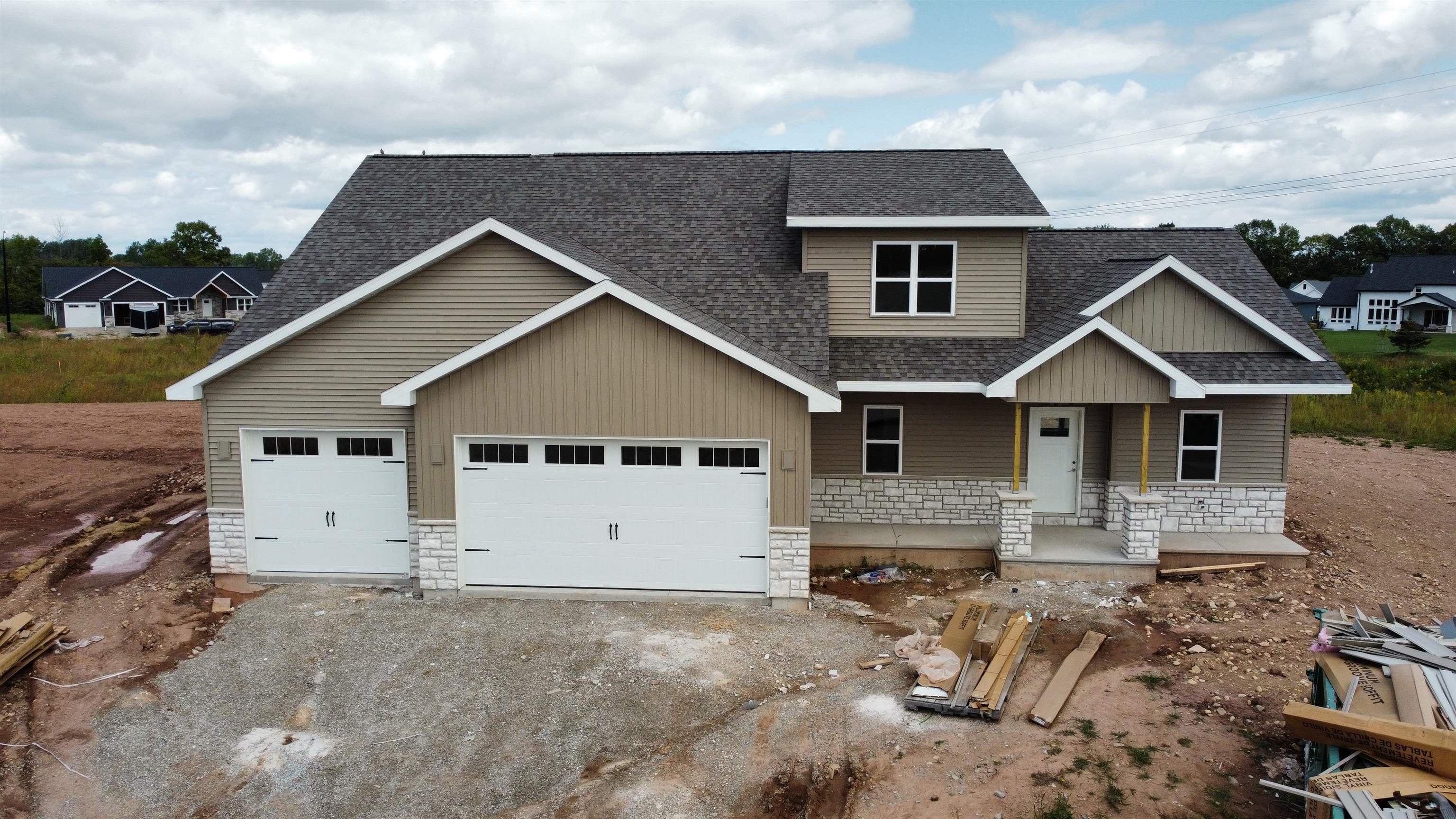 NEENAH, Wisconsin, 54956, United States, 4 Bedrooms Bedrooms, ,3 BathroomsBathrooms,Residential,For Sale,1941791