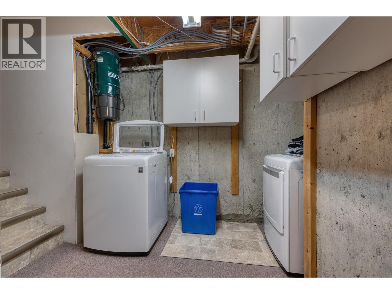 KELOWNA, British Columbia, V1V 1S6, CA, 3 Bedrooms Bedrooms, ,2 BathroomsBathrooms,Residential,For Sale,1951422