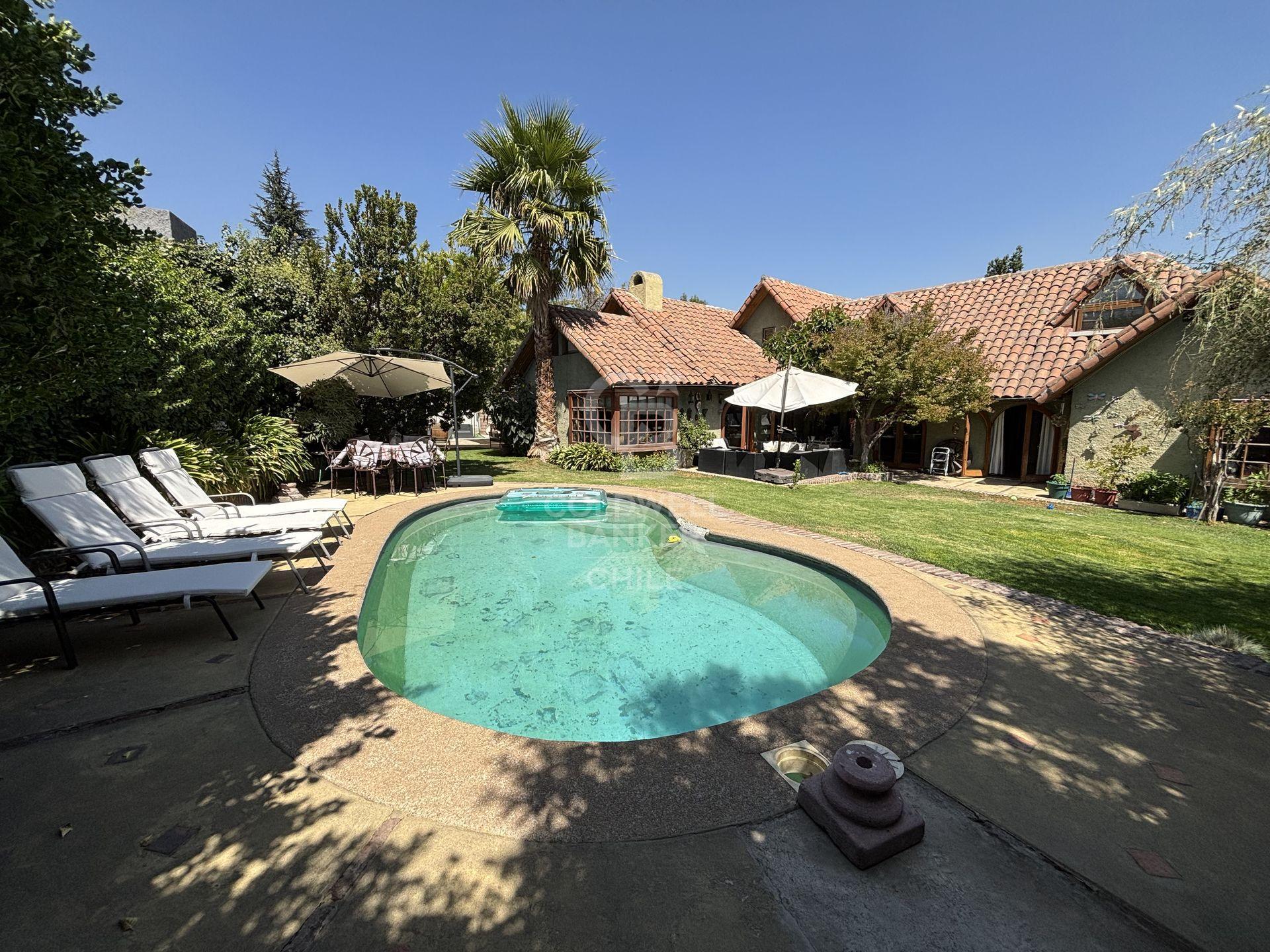 Las Condes, Chile, 5 Bedrooms Bedrooms, ,4 BathroomsBathrooms,Residential,For Sale,1751302