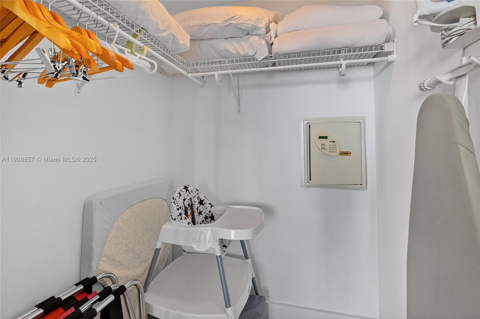 Miami, Florida, 33133, United States, 3 Bedrooms Bedrooms, ,4 BathroomsBathrooms,Residential,For Sale,1989266