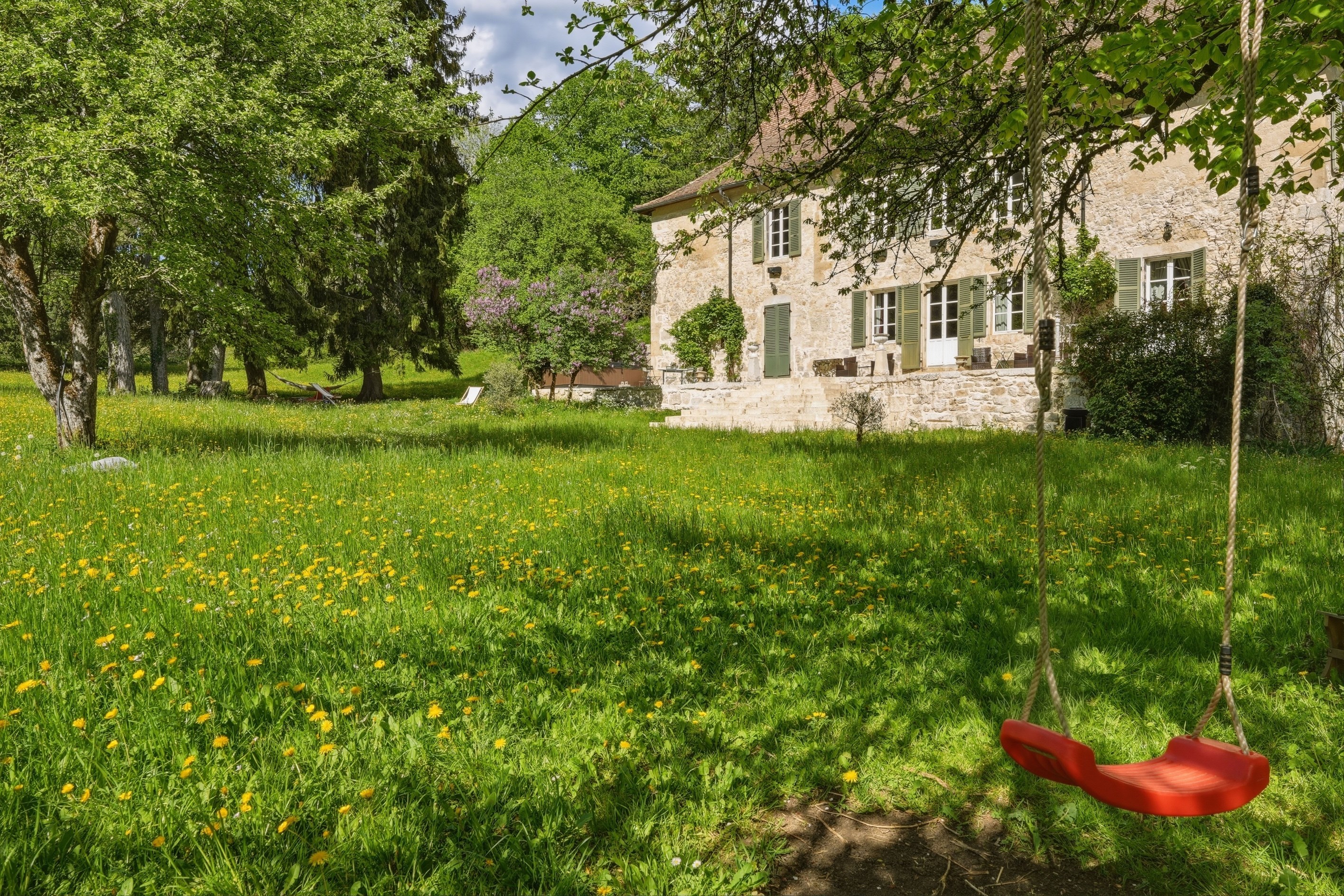  Château de Montanges – Historic 12th-Century Cistercian Priory - 物件實景