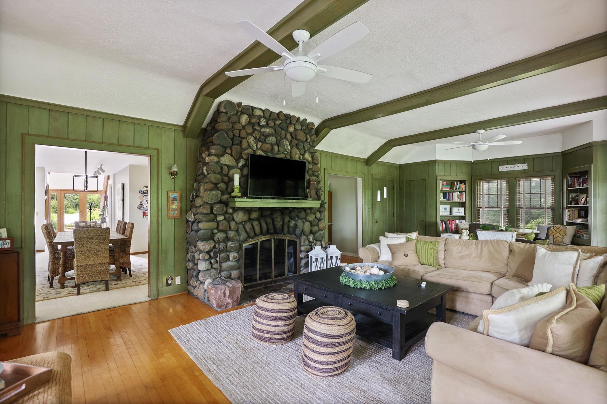 Vassar, Michigan, 49768, United States, 3 Bedrooms Bedrooms, ,4 BathroomsBathrooms,Residential,For Sale,1976339