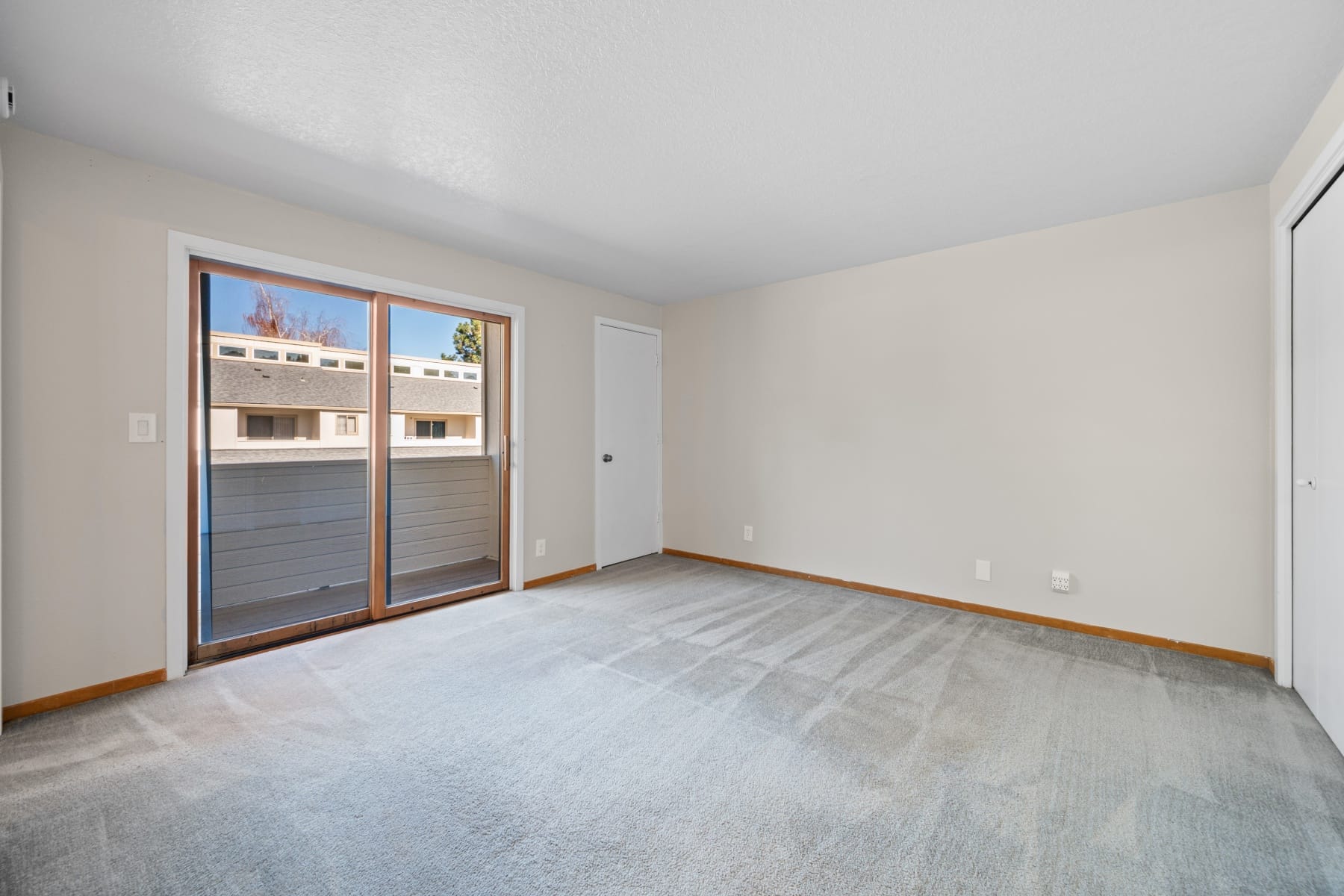  1050 NE Butler Market #APT 3 Bend, OR 97701 - 物件實景
