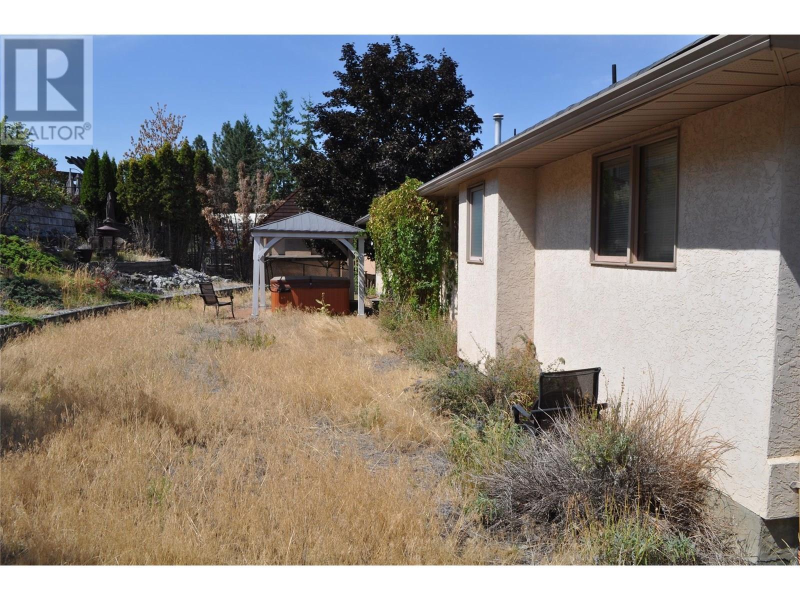 KELOWNA, British Columbia, V1W 4K4, CA, 3 Bedrooms Bedrooms, ,3 BathroomsBathrooms,Residential,For Sale,1906808