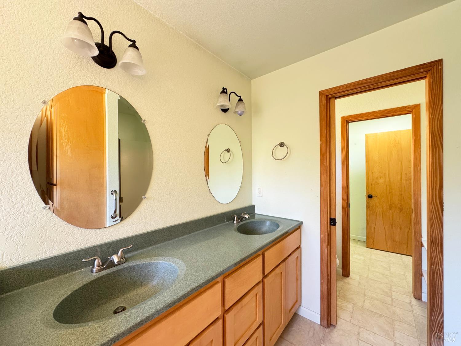 Willits, California, 95490, United States, 2 Bedrooms Bedrooms, ,2 BathroomsBathrooms,Residential,For Sale,1983542