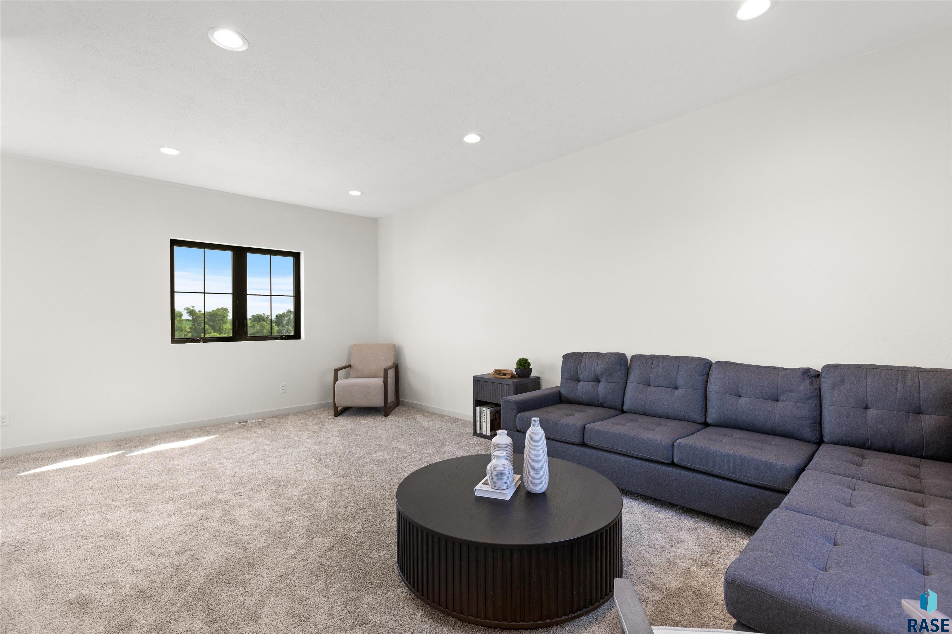 Rock Rapids, Iowa, 51246, United States, 5 Bedrooms Bedrooms, ,3 BathroomsBathrooms,Residential,For Sale,1957836