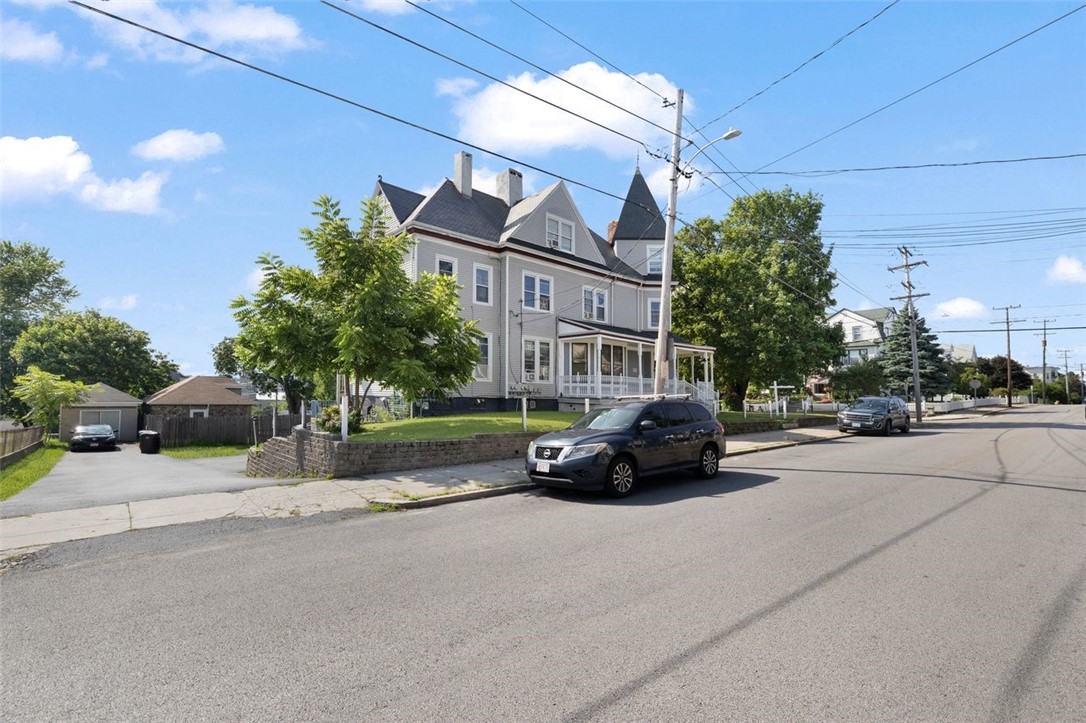 Woonsocket, Rhode Island, 02895, United States, 11 Bedrooms Bedrooms, ,4 BathroomsBathrooms,Residential,For Sale,1988998